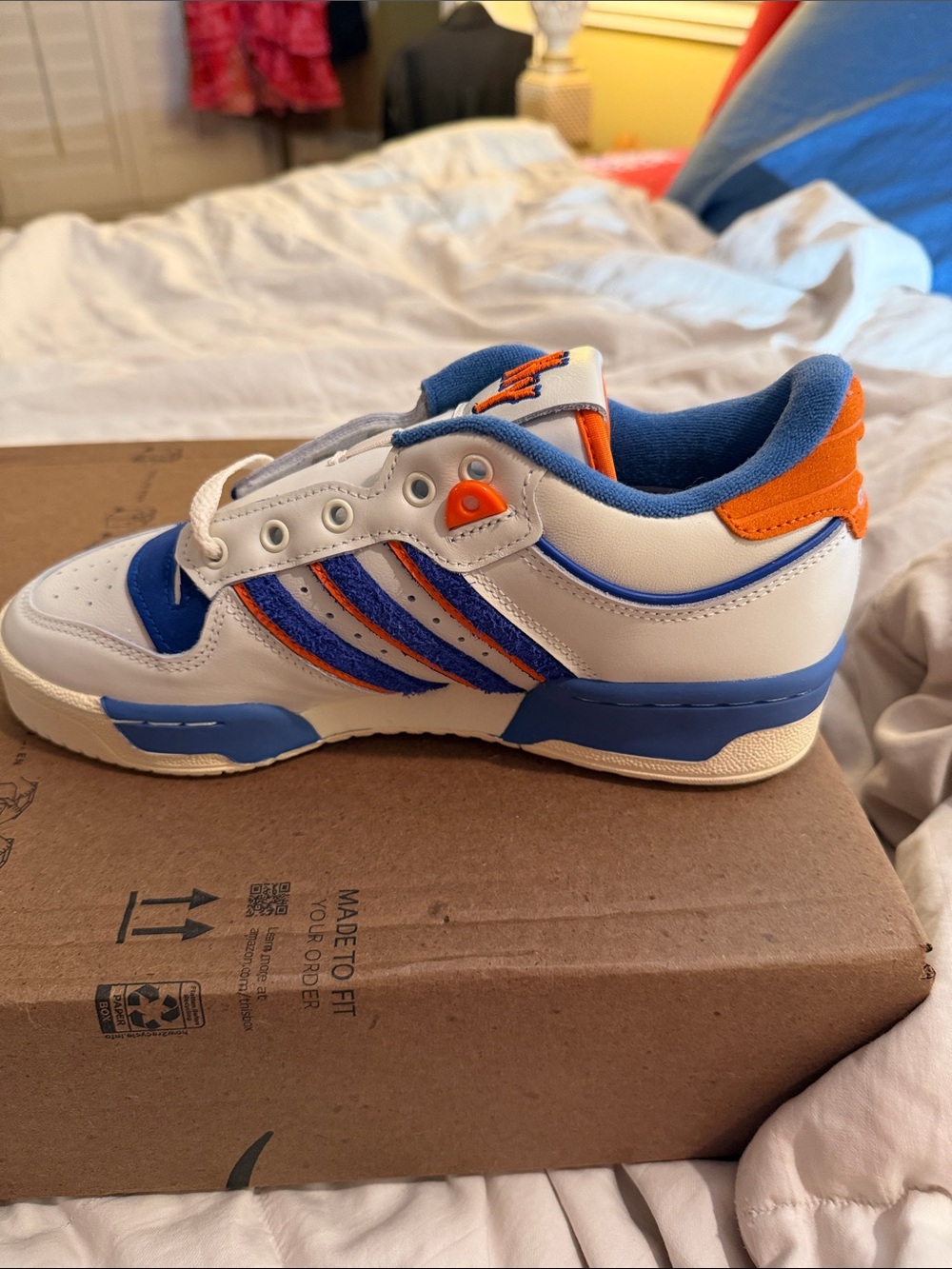 adidas Rivalry Low - FR 40/US 7 New York Knicks orange blue & white sneakers - Picture 4 of 17